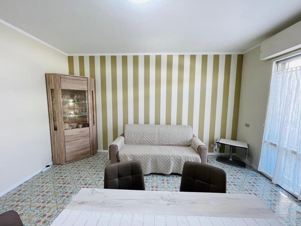 Stefano'S Guests House: 2 Bedrooms & Parking In فياريجيو المظهر الخارجي الصورة